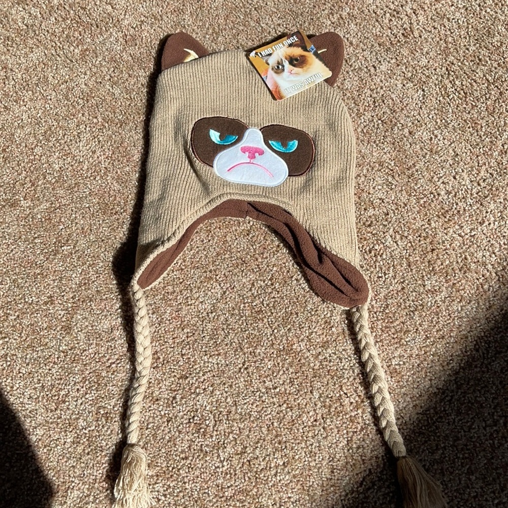 Grumpy cat winter hat